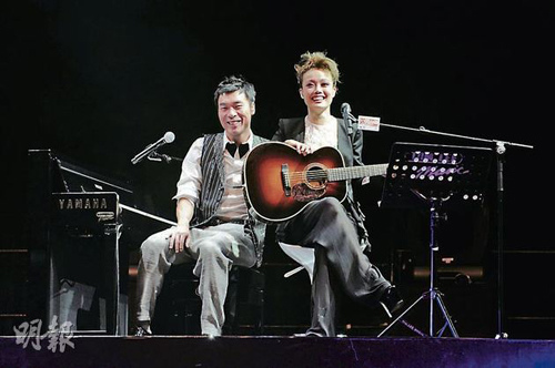 許志安演出互動(dòng)引發(fā)熱議，經(jīng)紀(jì)人澄清婚訊傳聞